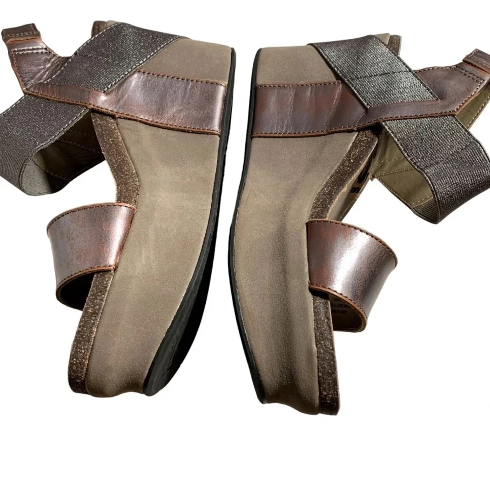 OTBT,Bushnell Wedge Sandals Womens  Metallic Bronze Beige Leather,GUC,Size 6.5